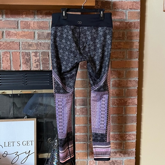 Calia by Carrie Underwood Patterned 7/8 Leggings - Picture 5 of 6